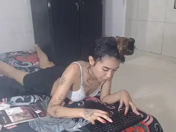 Stripchat Free Porn Cam of Triogirlhorny_