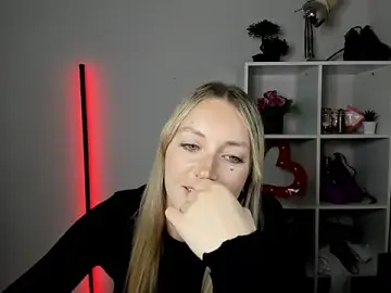Stripchat Sex Chat of EvelynBlond