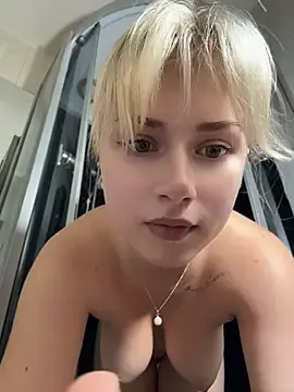 Stripchat Free Porn Cam of NinaVerse