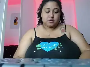 Stripchat Adult Webcams of Ayliinn_