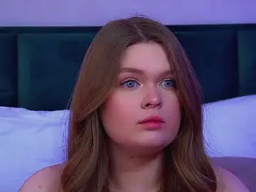 Stripchat Live Sex Cam of CrystalLyons
