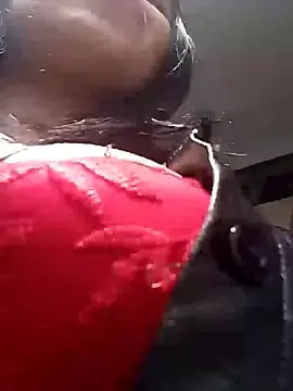 Stripchat Sex Cam of Naomy_Gomez_