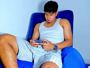 Stripchat Live Sex Cam of Thiago_snoop