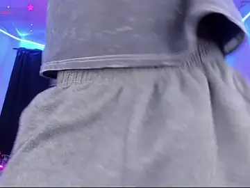Stripchat Sex Cam of Ethan_Boyy