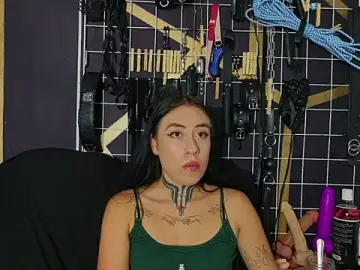 Stripchat Free Porn Cam of islan_blue