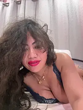 Stripchat Adult Webcam of Lindarossyta
