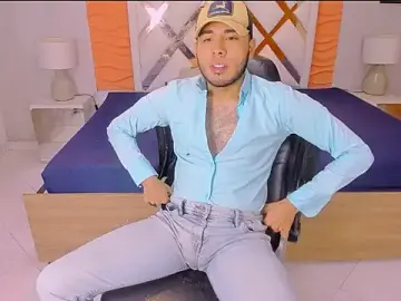 Stripchat Sex Cam of Paul_Douglas