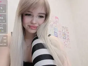 Stripchat Free Porn Cam of emodreamgirl