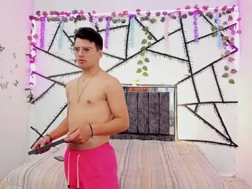 Stripchat Sex Cam of UNIVERSAL_SEXX_