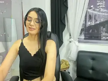 Stripchat Live Sex Cam of Hannyy_w