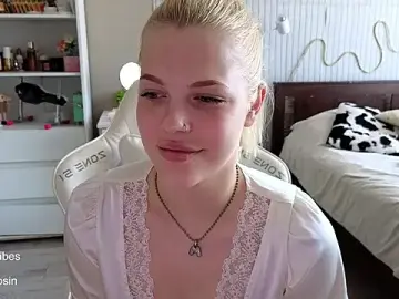 Stripchat Free Live Porn of Maya_Rave