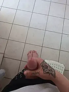 Stripchat Free Live Porn of YoungDick25