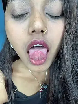 Stripchat Live Sex Cam of Sweet-priyaa