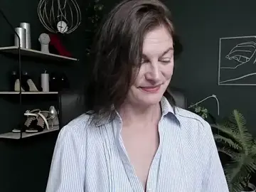 Stripchat Free Porn Cam of VivianWILD