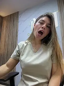 Stripchat Free Porn Cam of alicee16