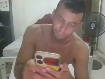 Stripchat Nude Webcam of andres_12ad