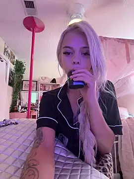 Stripchat Live Sex Cam of Terribletabby