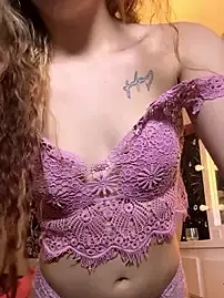 Stripchat Free Live Porn of HoneyAndFlowers21