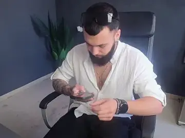 Stripchat Live Sex Cam of OscarWillss