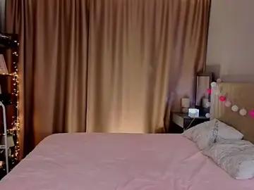 Stripchat Free Porn Cam of JenevaLitalien