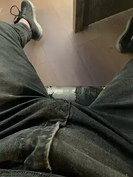 Stripchat Free Porn Cam of gentleman_knight007