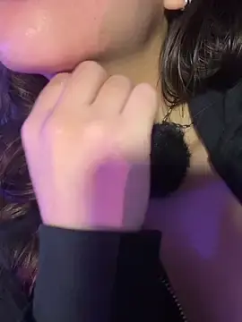 Stripchat Live Sex Cam of D-Bunnyyy