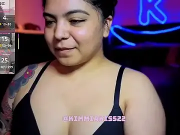 Stripchat Nude Webcam of kimmiakiss22