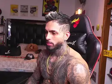 Stripchat Sex Cam of logan_hugh8