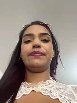 Stripchat Free Live Porn of Sara-77