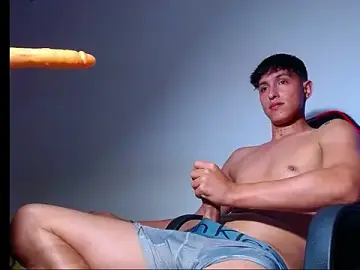 Stripchat Nude Webcam of rowanbig