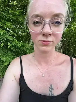 Stripchat Sex Cam of LinaLeana