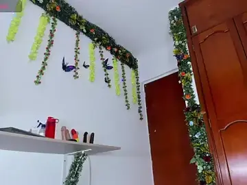 Stripchat Free Porn Cam of ElikoLanny_