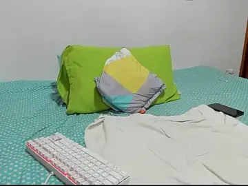 Stripchat Live Sex Cam of Axel_hornyy