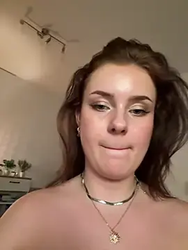 Stripchat Live Sex Cam of MaribelRiver
