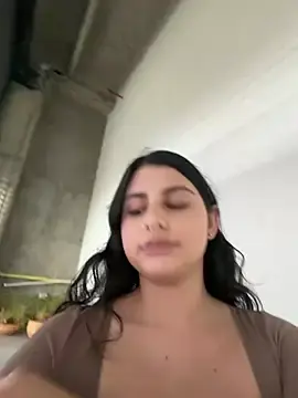 Stripchat Live Sex Cam of Luu_Princess