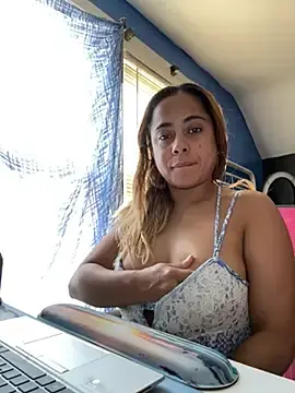 Stripchat Live Sex of Jinxy_merlou