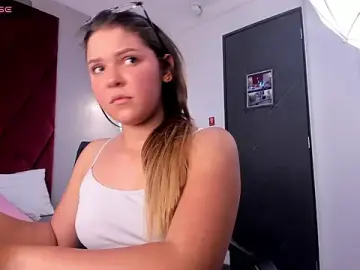 Stripchat Free Live Porn of Ciara_moretti