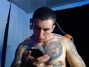 Stripchat Sex Cam of Adam_Hudsond
