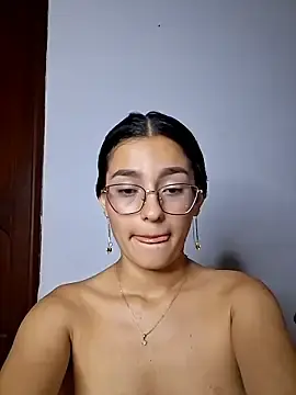 Stripchat Live Porn of Ary-18