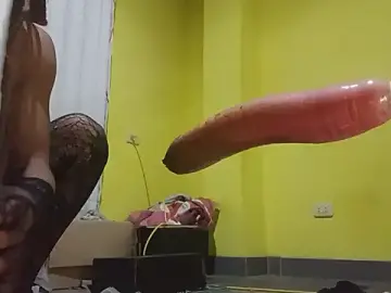 Stripchat Adult Webcam of Canelasexo82