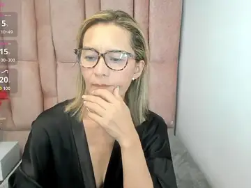 Stripchat Sex Chat of Issa_Milf__