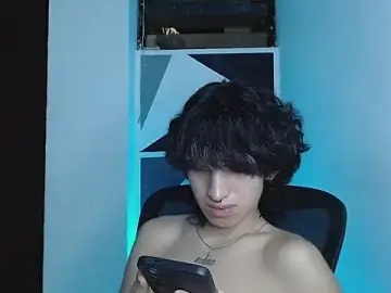 Stripchat Sex Cam of littlextreme