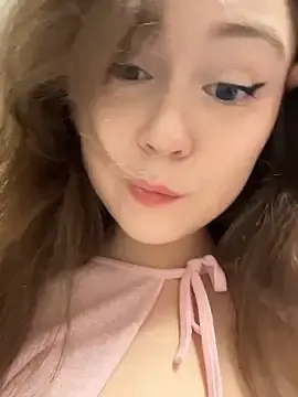 Stripchat Free Porn Cam of Peachy_Dream
