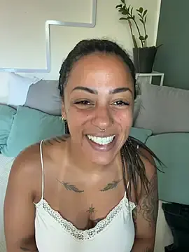 Stripchat Sex Chat of SweetPetiteNoir