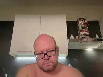 Stripchat Free Porn Cam of theitalianbear