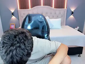 Stripchat Free Porn Cam of Tommy18__