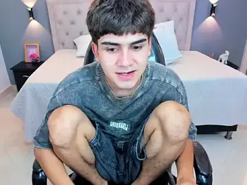 Stripchat Live Sex Cam of Tommy18__