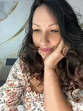 Stripchat Sex Cam of AnnaGrei