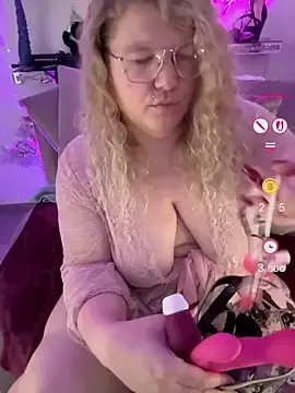 Stripchat Live Sex of CurvyAnonymousGirl89
