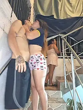 Stripchat Live Porn of royalgirls_x